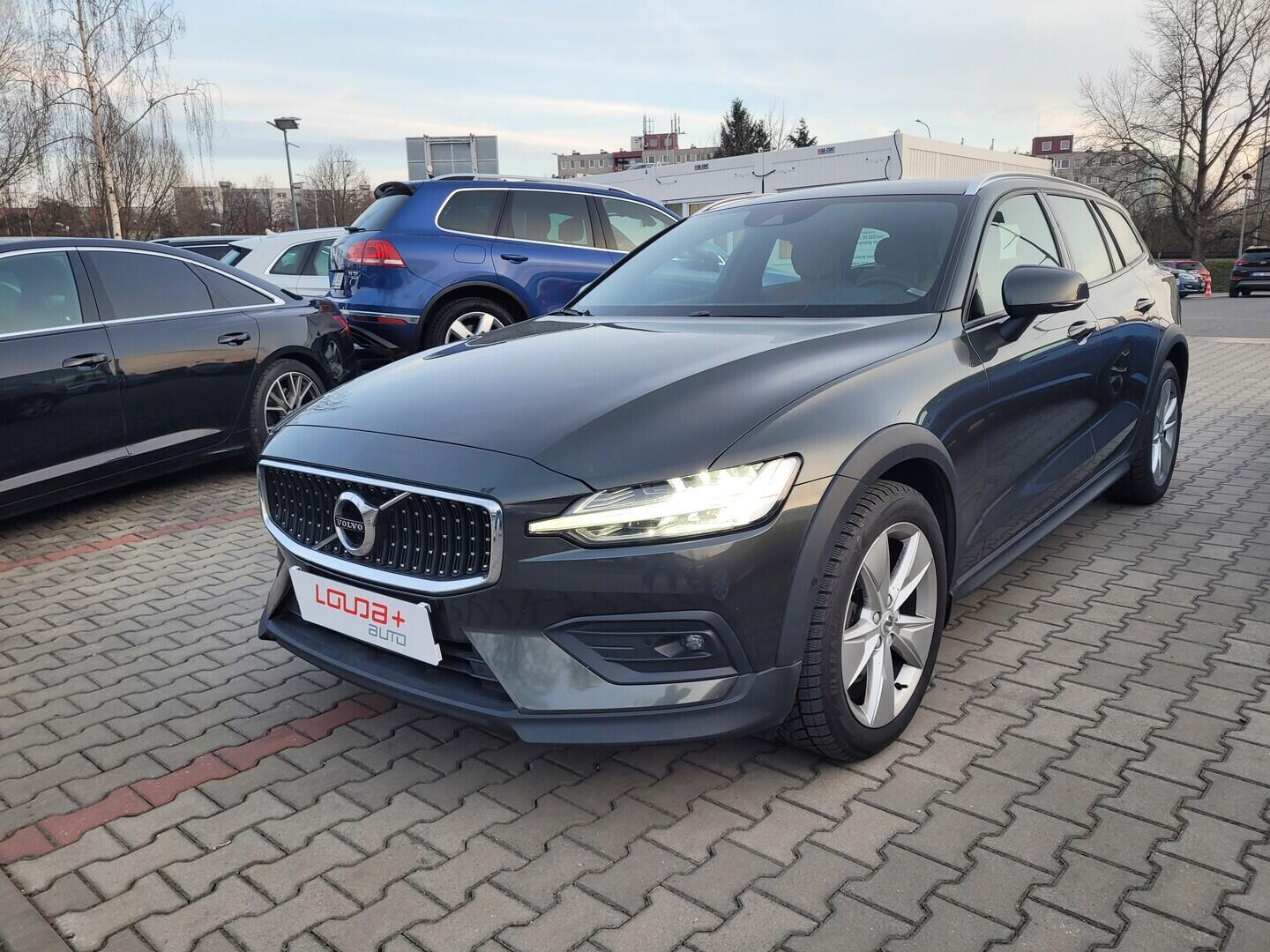 O419V08237_10.webp_V60 Crosscountry 2.0 D4 140 kW automat