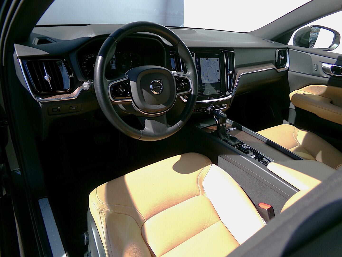 O419V08237_19.webp_V60 Crosscountry 2.0 D4 140 kW automat