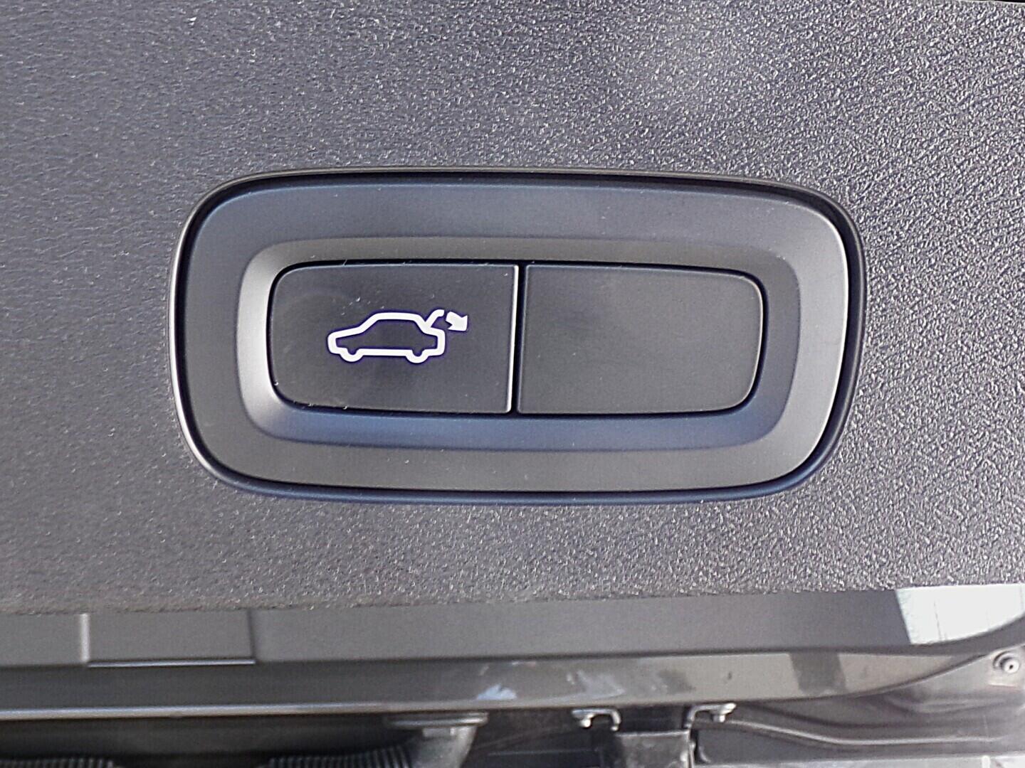 O419V08237_33.webp_V60 Crosscountry 2.0 D4 140 kW automat