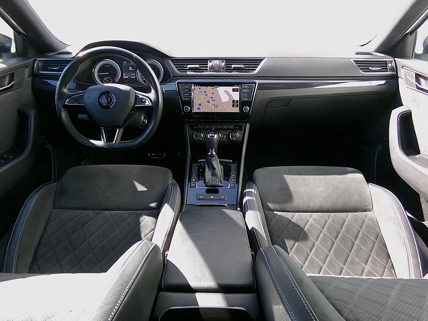 O419V08240_18.webp_SUPERB SportLine 2.0 TDI 140 kW automat