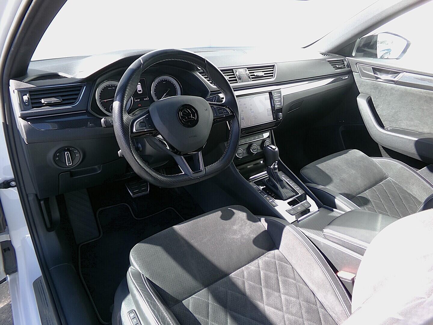 O419V08240_19.webp_SUPERB SportLine 2.0 TDI 140 kW automat