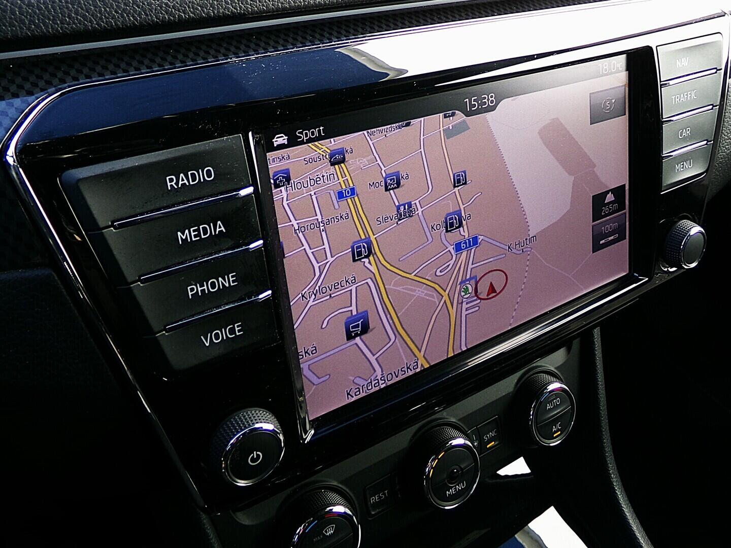 O419V08240_26.webp_SUPERB SportLine 2.0 TDI 140 kW automat