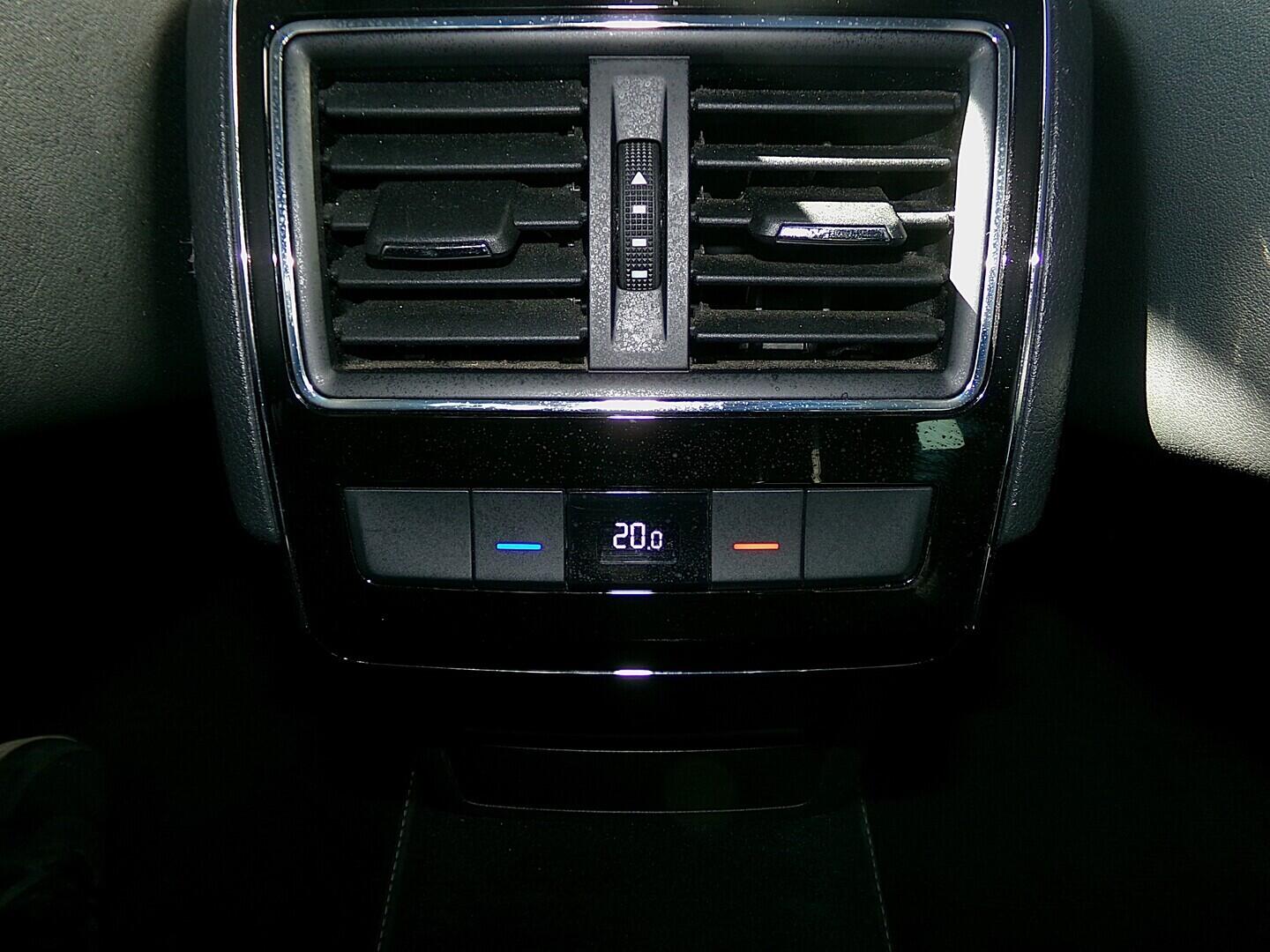 O419V08240_30.webp_SUPERB SportLine 2.0 TDI 140 kW automat