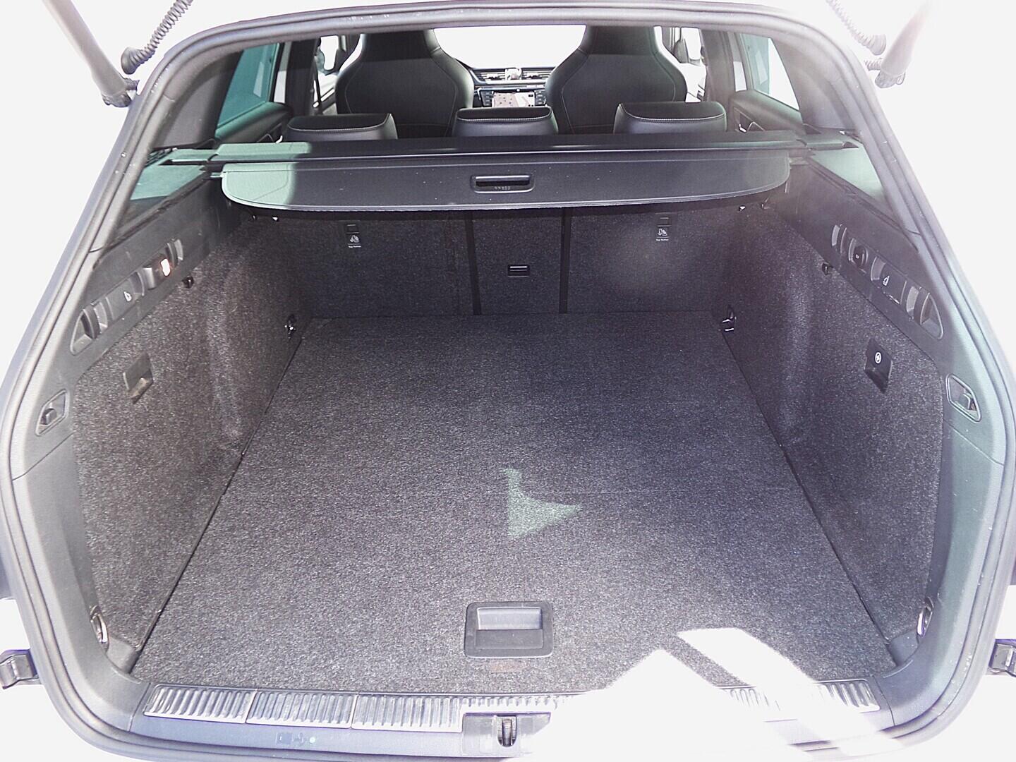 O419V08240_33.webp_SUPERB SportLine 2.0 TDI 140 kW automat