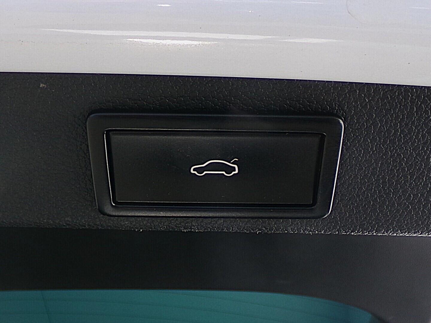 O419V08240_34.webp_SUPERB SportLine 2.0 TDI 140 kW automat