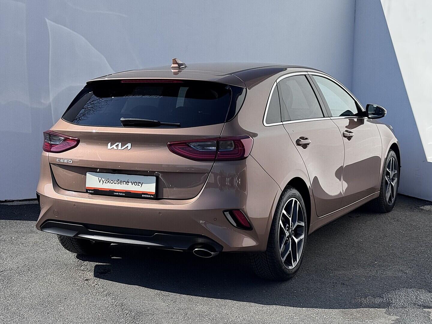 O419V08244_11.webp_CEED  1.5 TGDi 118 kW manuál