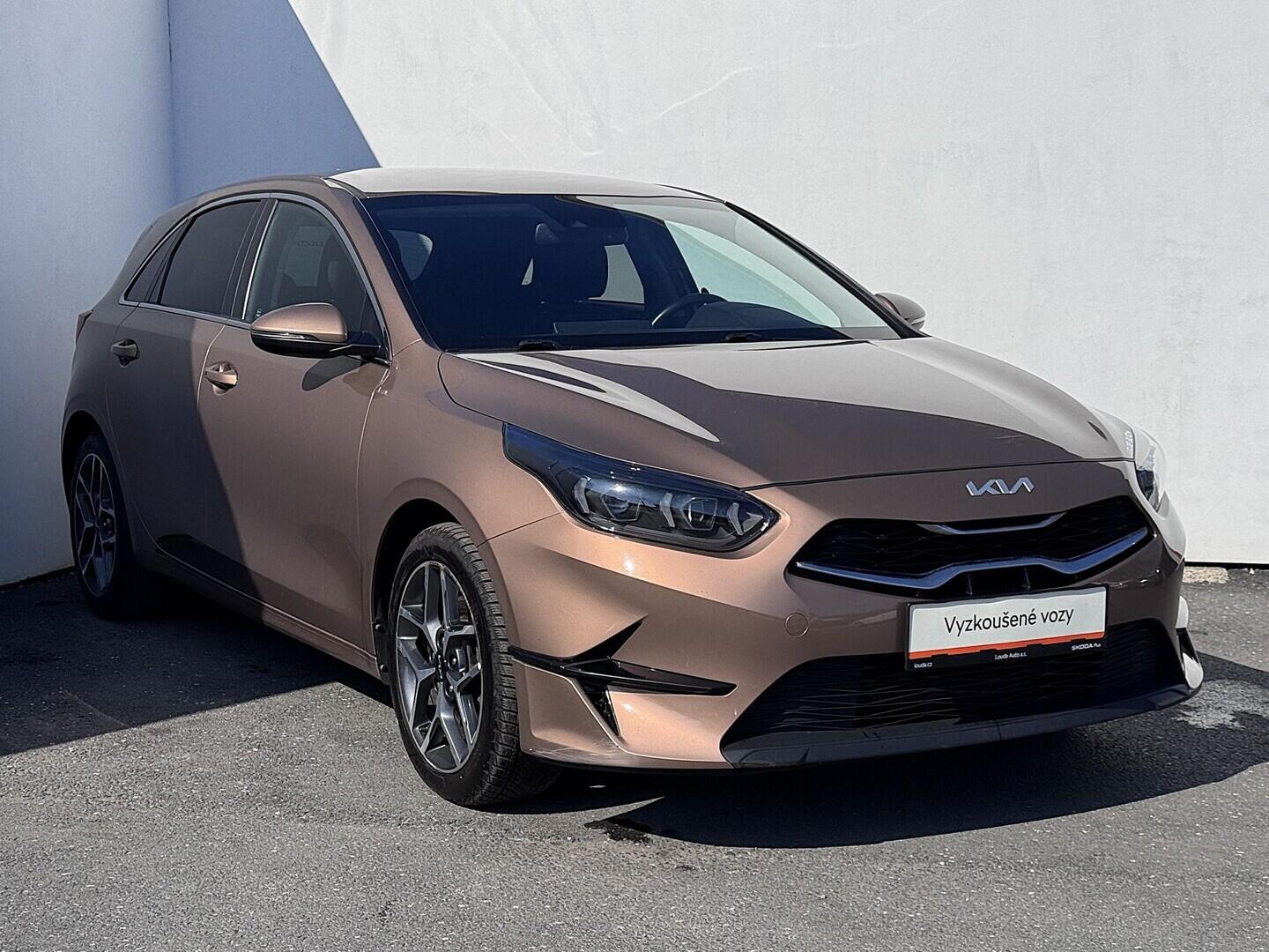 O419V08244_14.webp_CEED  1.5 TGDi 118 kW manuál