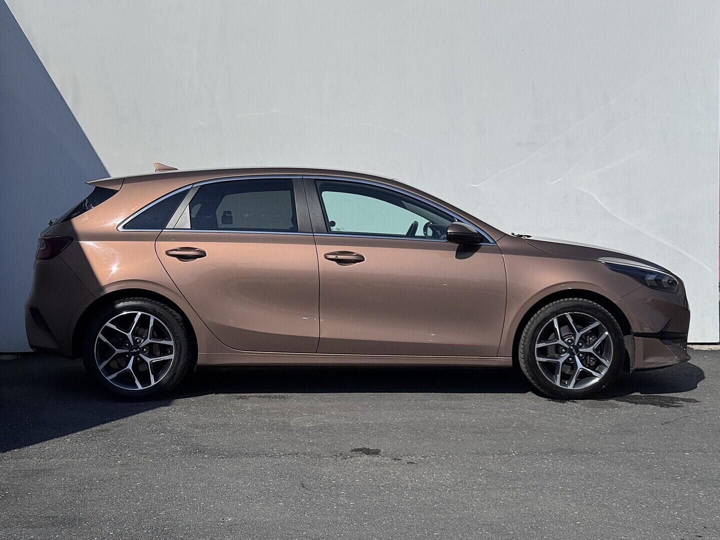 O419V08244_16.webp_CEED  1.5 TGDi 118 kW manuál