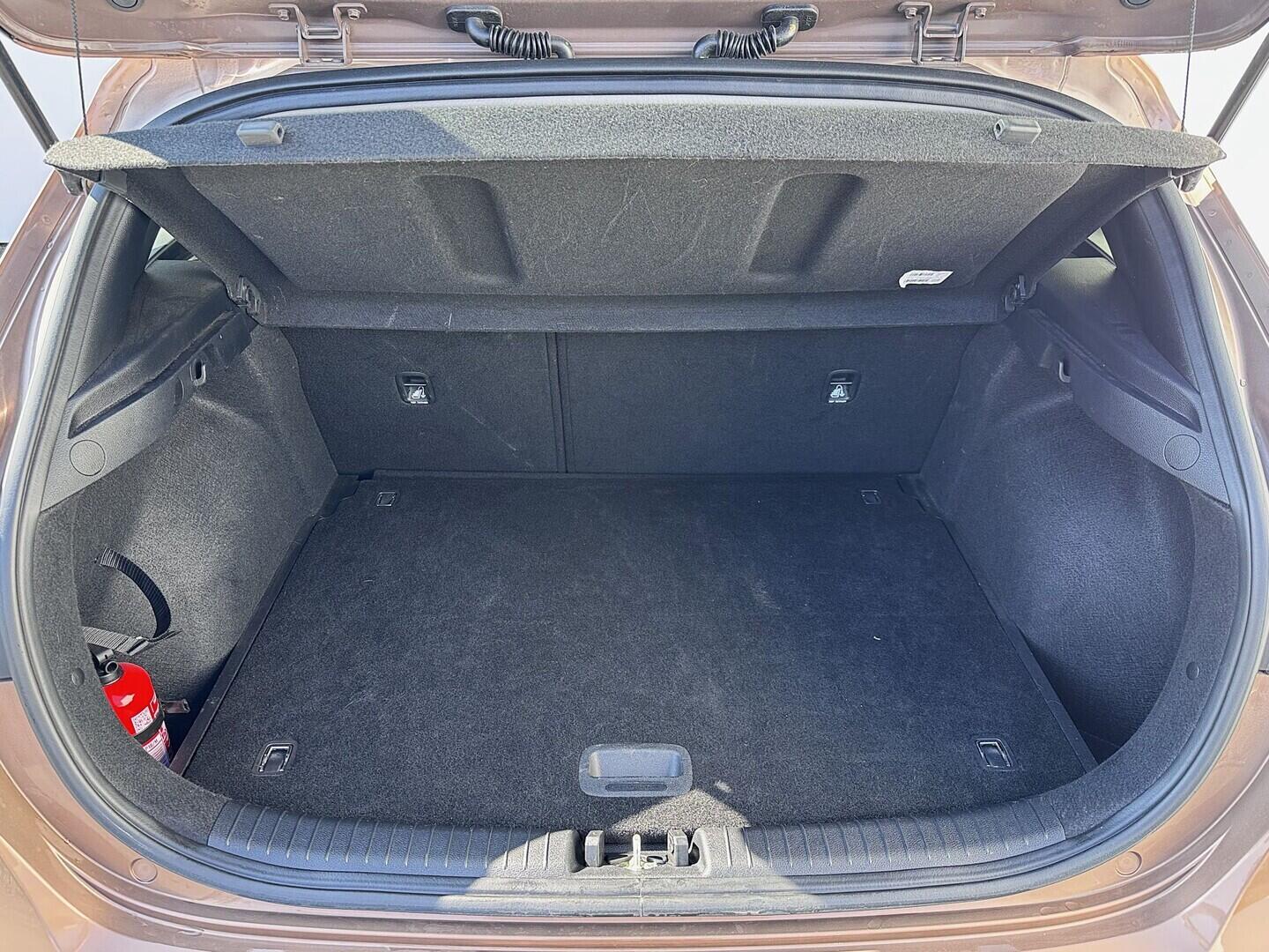 O419V08244_30.webp_CEED  1.5 TGDi 118 kW manuál