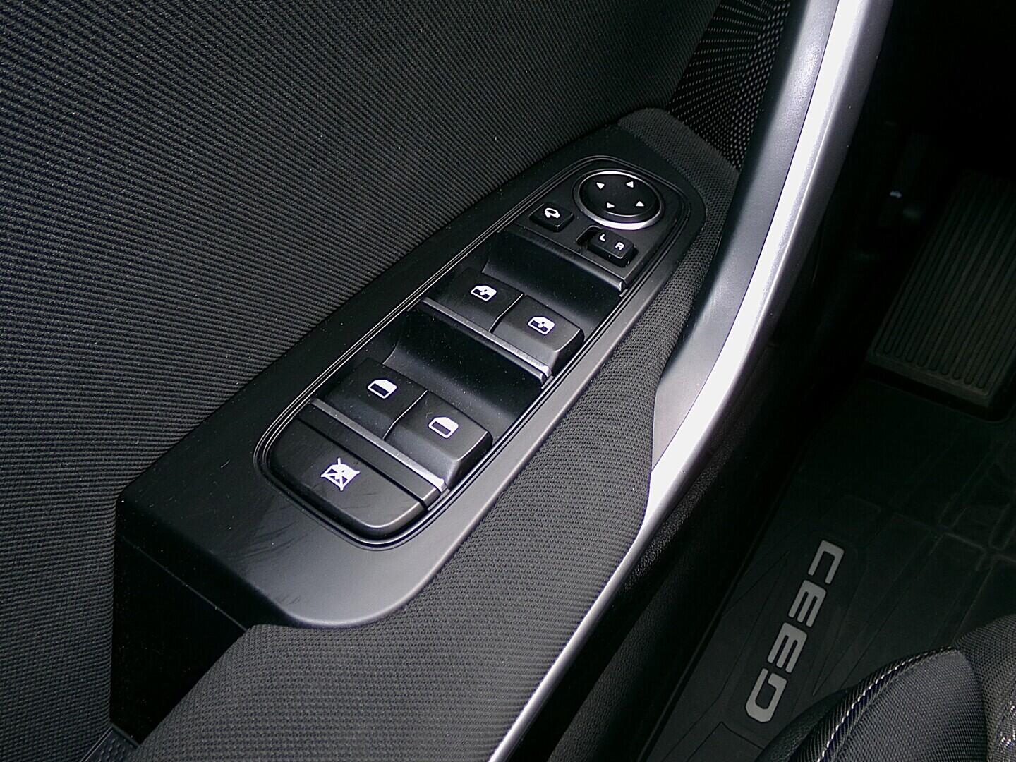 O419V08245_21.webp_CEED Top 1.5 TGDi 118 kW automat, DPH