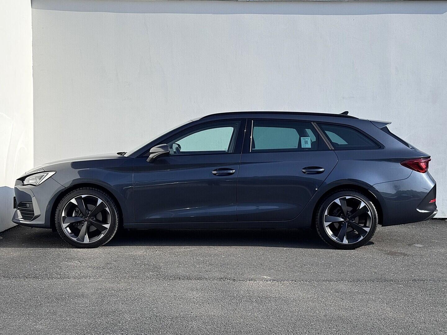 O419V08247_12.webp_LEON  1.5 TSI 110 kW manuál, DPH