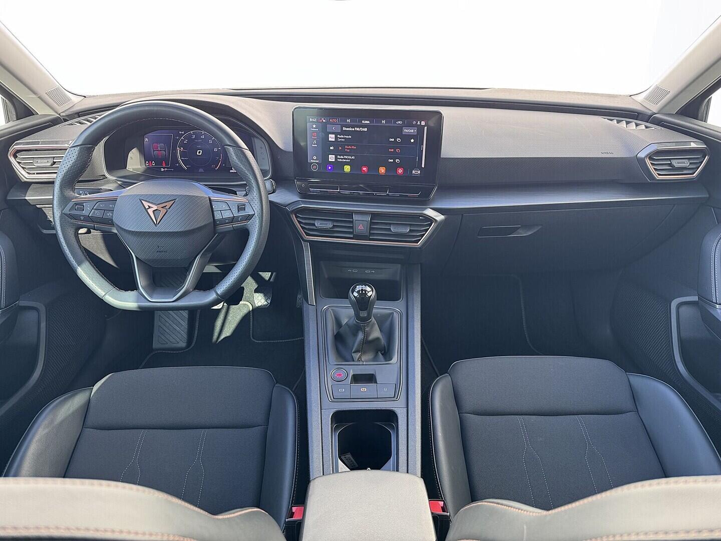 O419V08247_18.webp_LEON  1.5 TSI 110 kW manuál, DPH