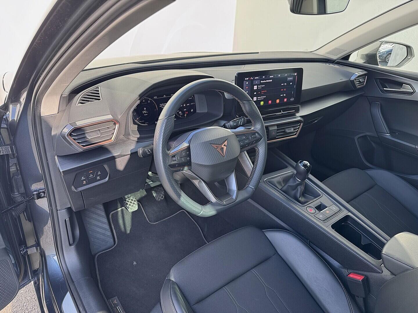 O419V08247_19.webp_LEON  1.5 TSI 110 kW manuál, DPH