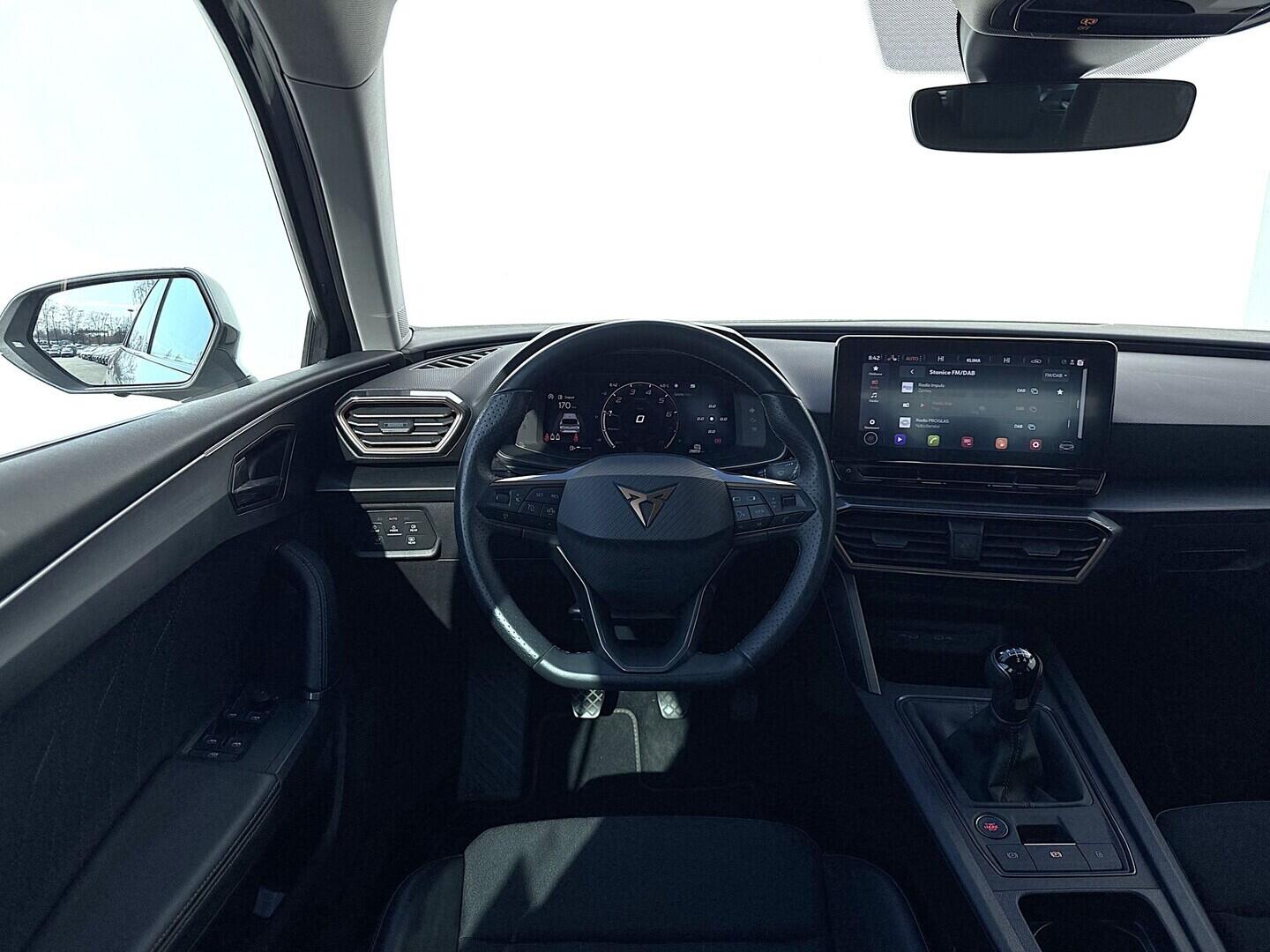 O419V08247_23.webp_LEON  1.5 TSI 110 kW manuál, DPH