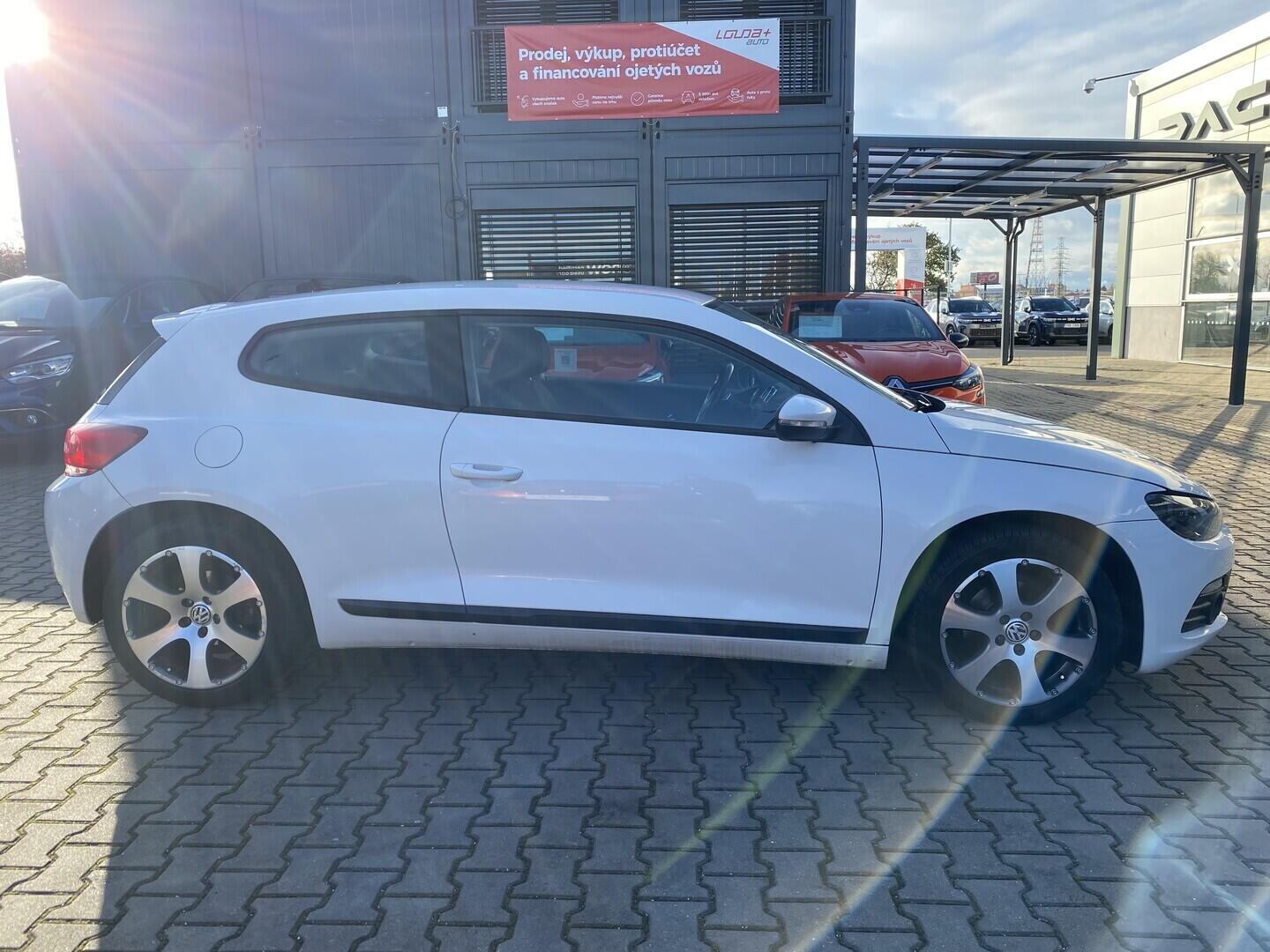 O419V08248_13.webp_SCIROCCO  1.4 TSI 90 kW manuál