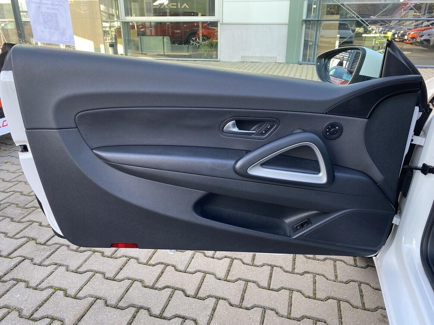 O419V08248_20.webp_SCIROCCO  1.4 TSI 90 kW manuál