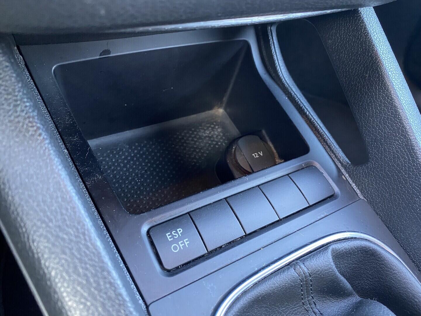 O419V08248_29.webp_SCIROCCO  1.4 TSI 90 kW manuál