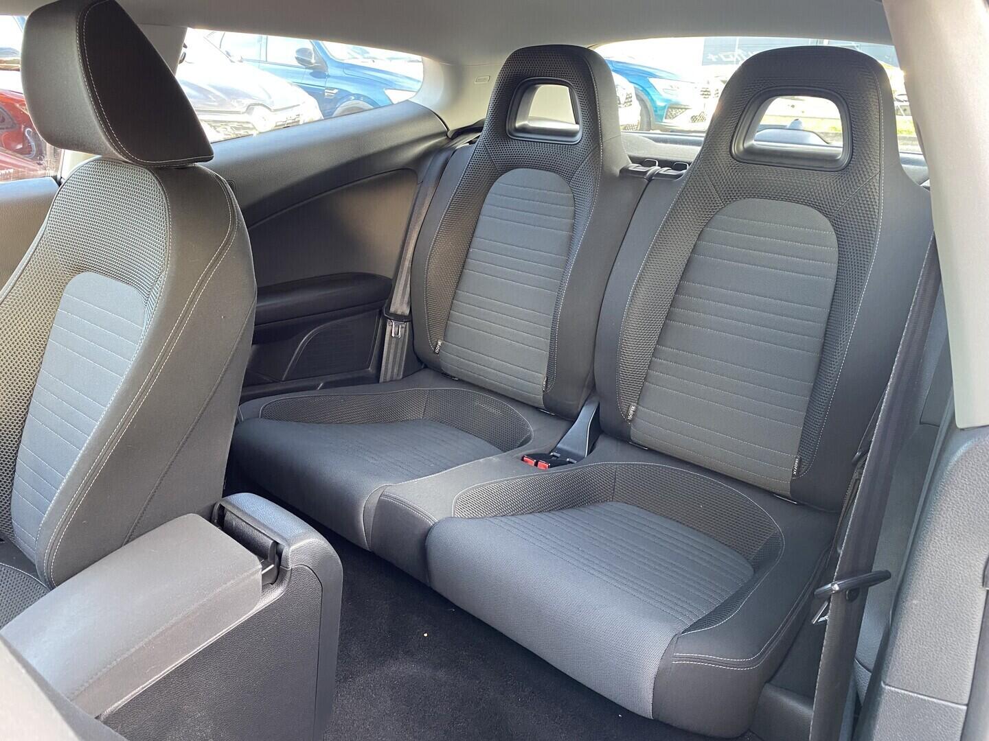 O419V08248_31.webp_SCIROCCO  1.4 TSI 90 kW manuál