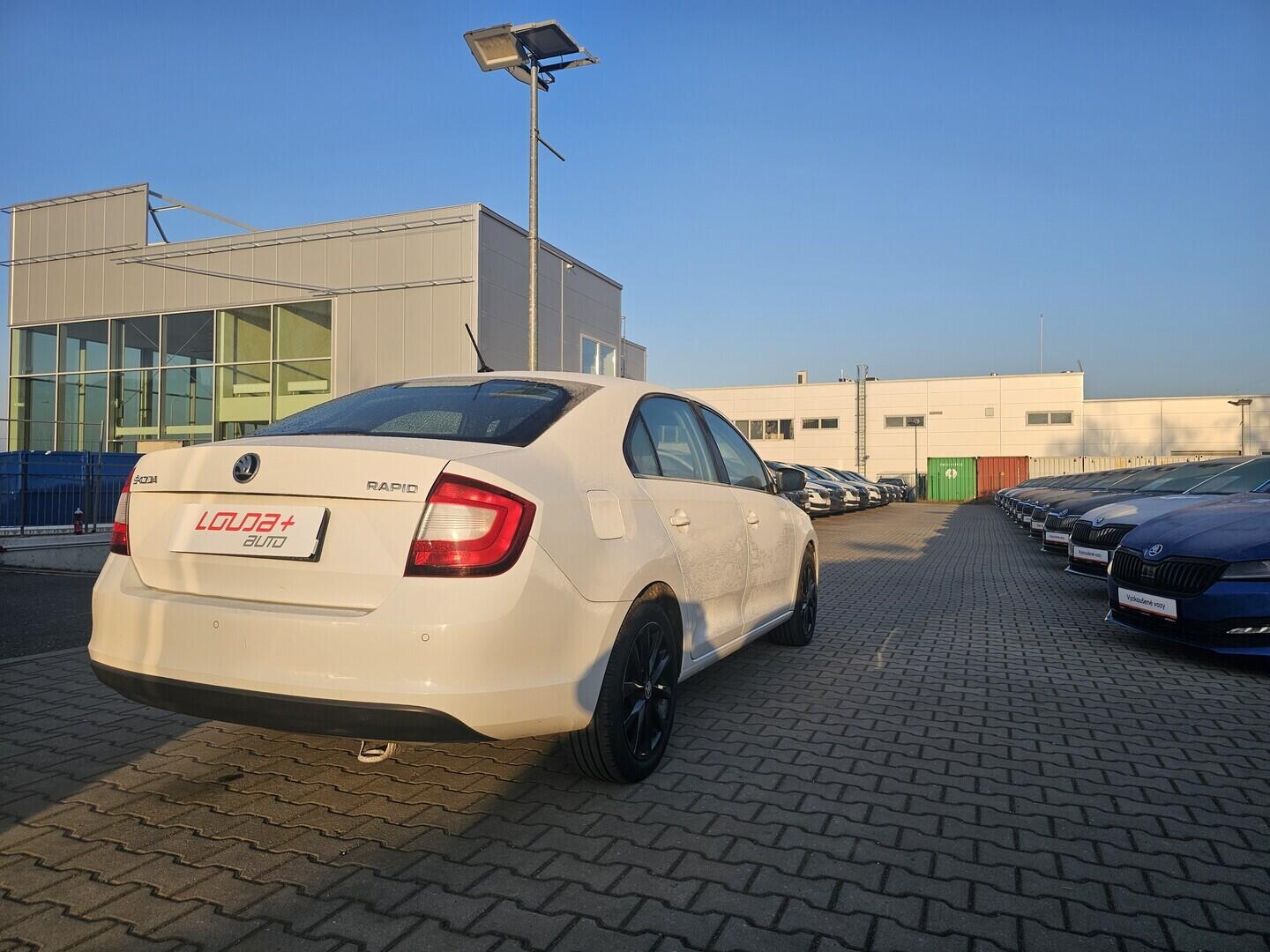 O419V08250_11.webp_RAPID Style 1.0 TSI 70 kW manuál