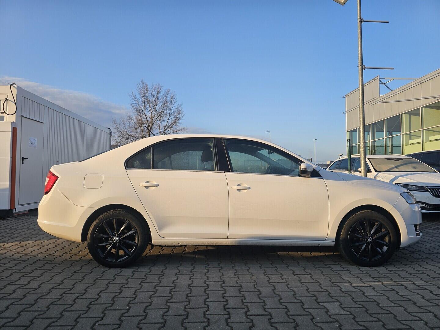 O419V08250_12.webp_RAPID Style 1.0 TSI 70 kW manuál