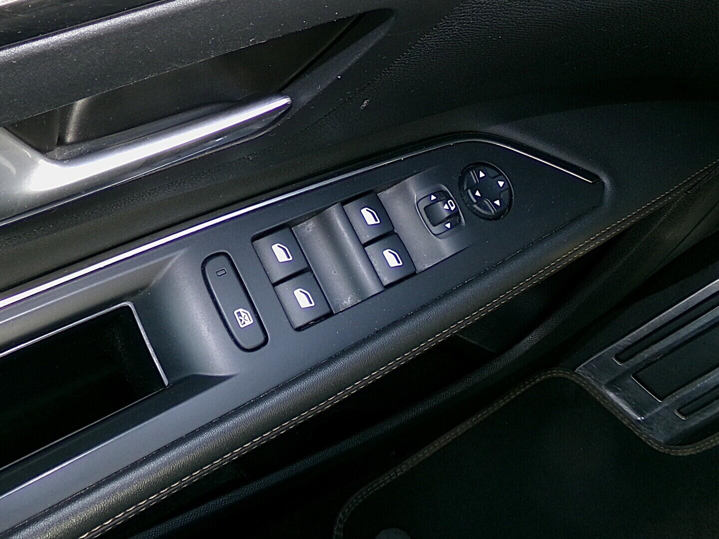 O419V08254_22.webp_5008 GT 2.0 HDI 130 kW automat