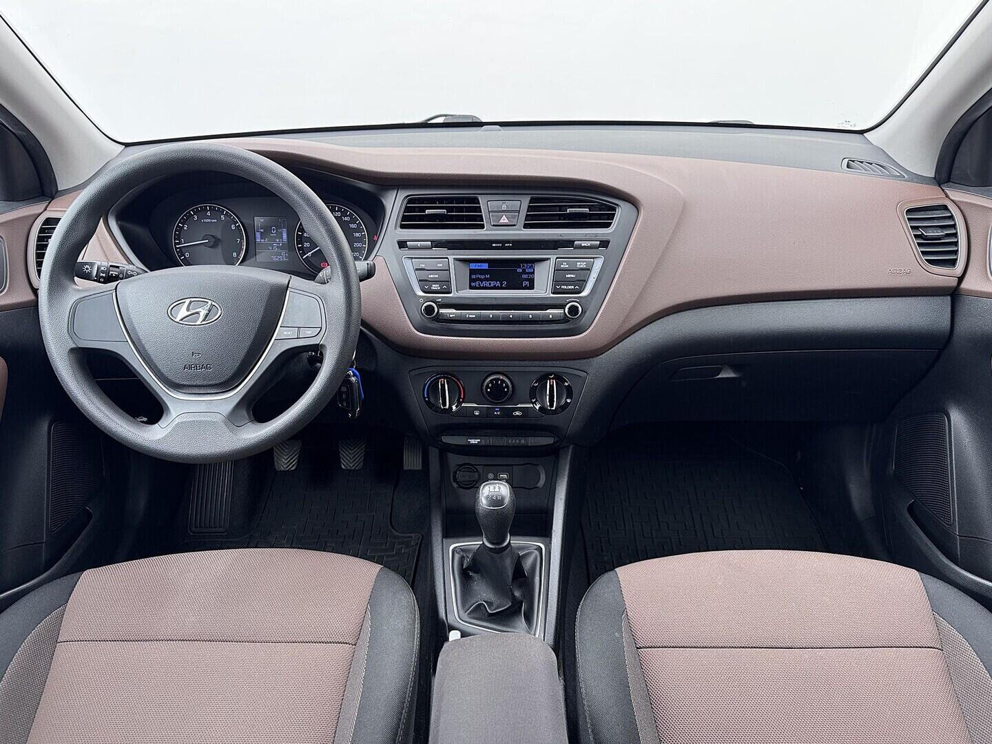 O419V08257_18.webp_I20  1.2 MPI 55 kW manuál