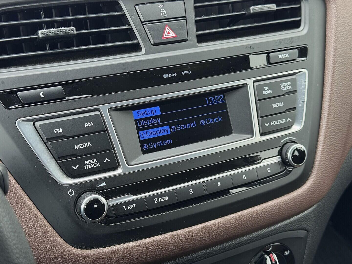 O419V08257_26.webp_I20  1.2 MPI 55 kW manuál