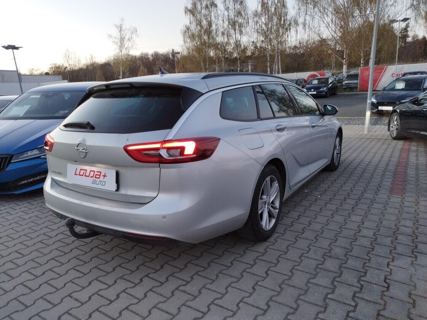 O419V08258_11.webp_INSIGNIA Sports Tourer 2.0  125 kW automat