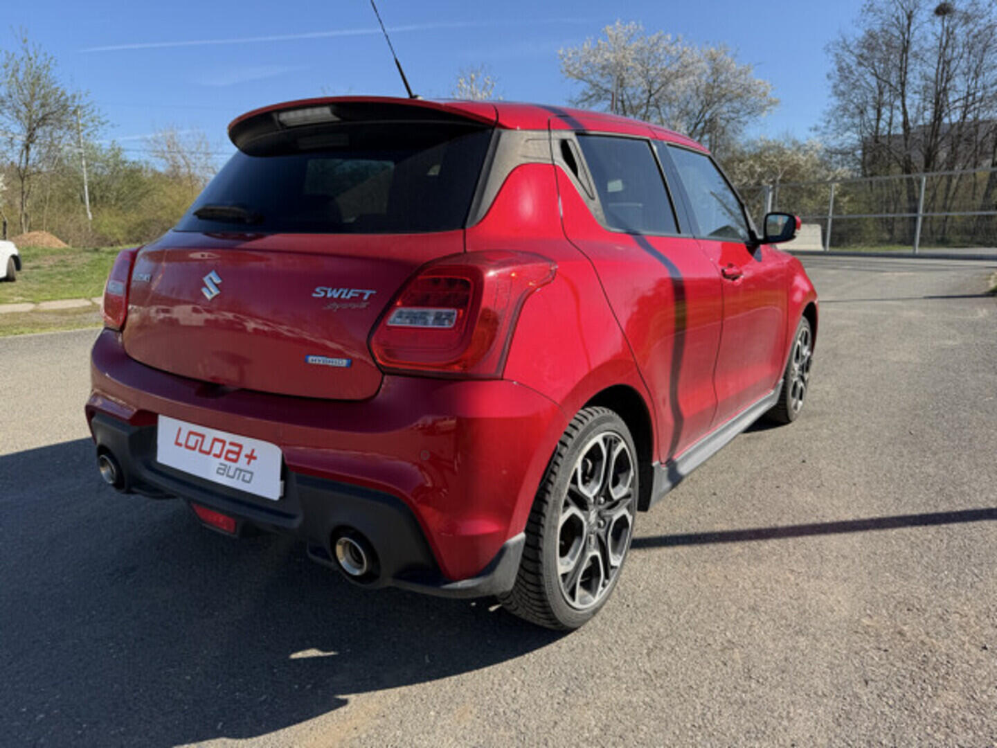 O419V08259_12.webp_SWIFT Sport 1.4 BoosterJet  95 kW manuál, DPH