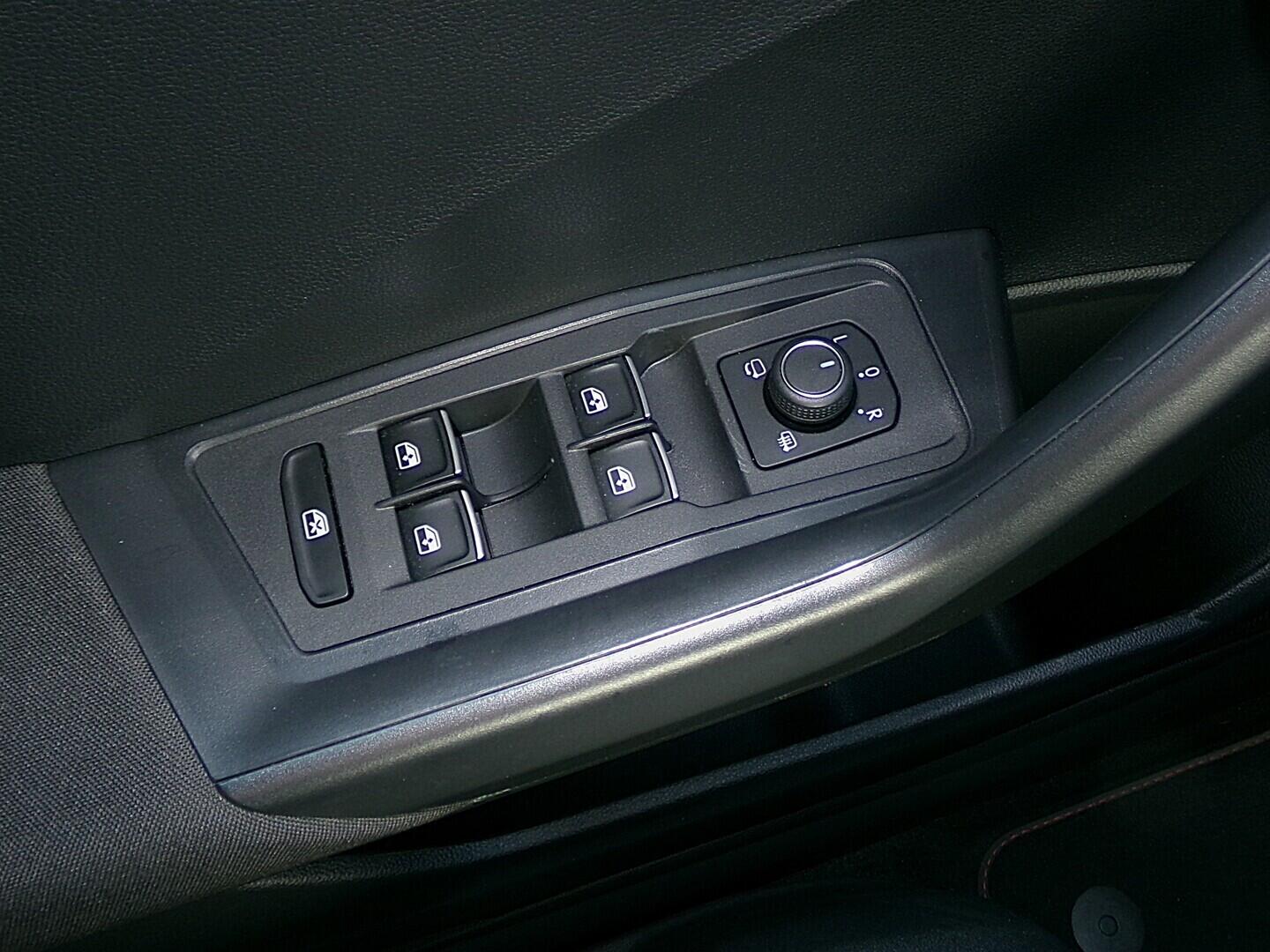 O419V08267_21.webp_T-ROC Sport 1.5 TSI 110 kW automat