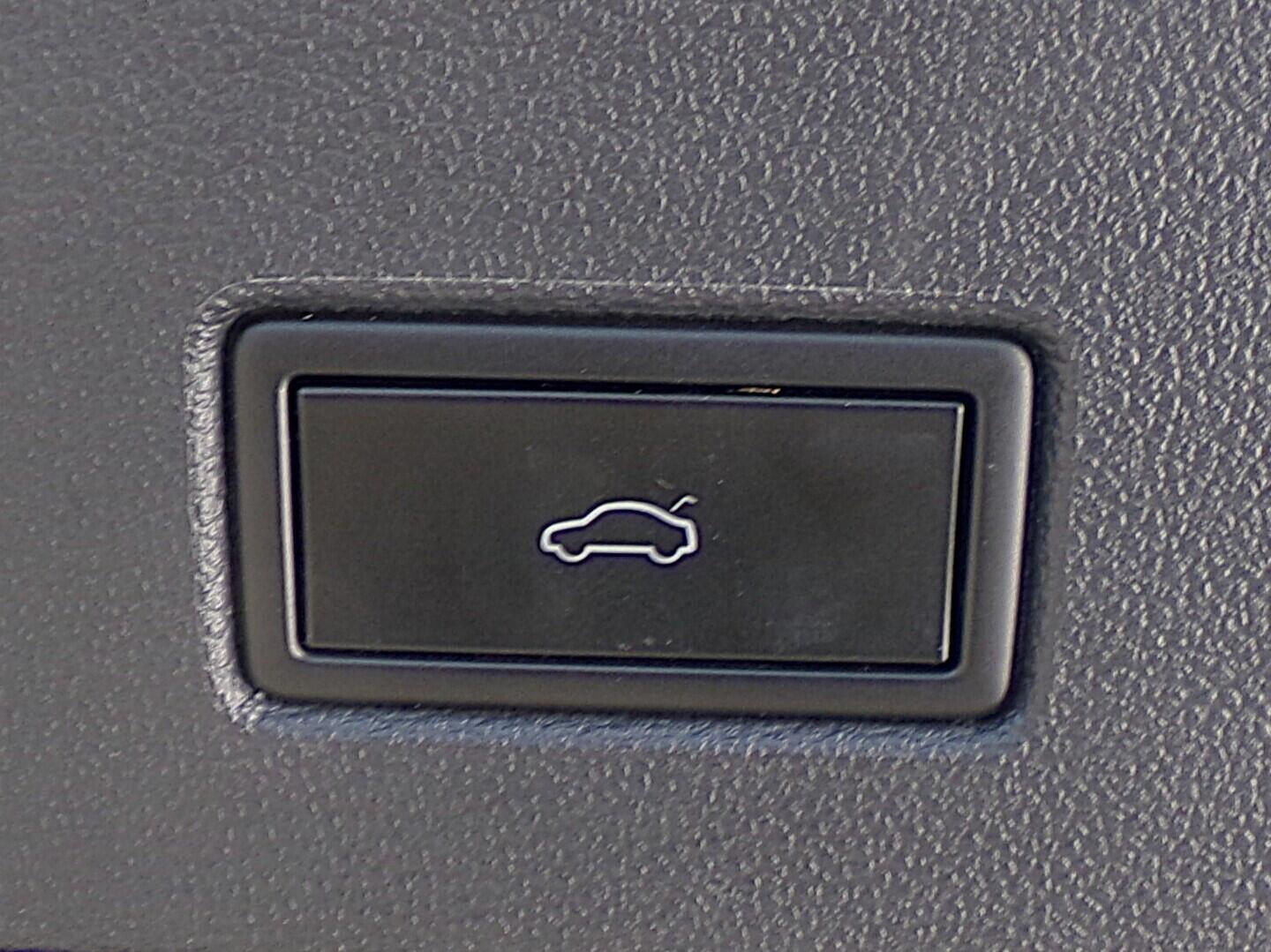 O419V08267_35.webp_T-ROC Sport 1.5 TSI 110 kW automat