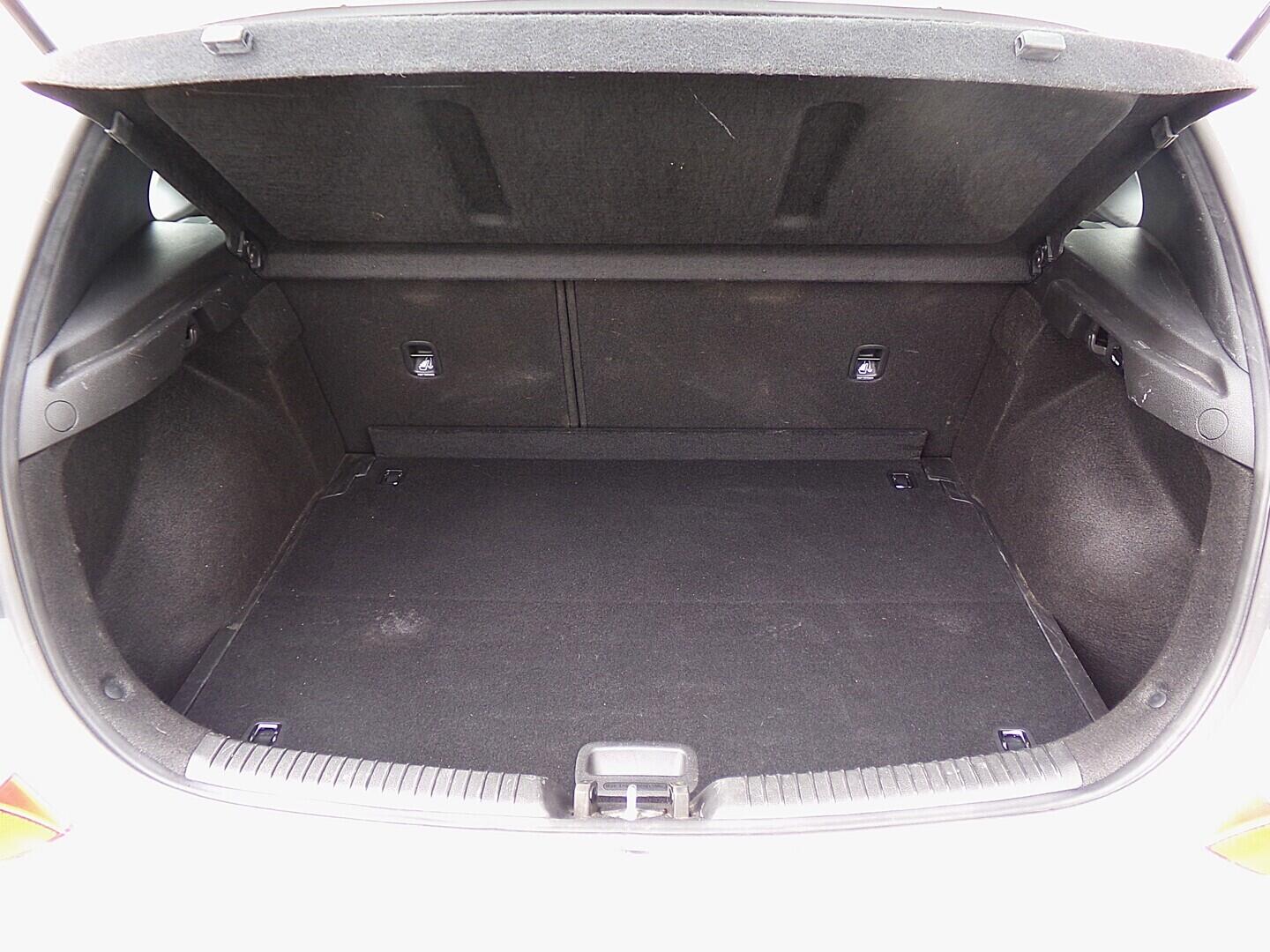 O419V08272_30.webp_I30 Comfort 1.4 MPI 73 kW manuál