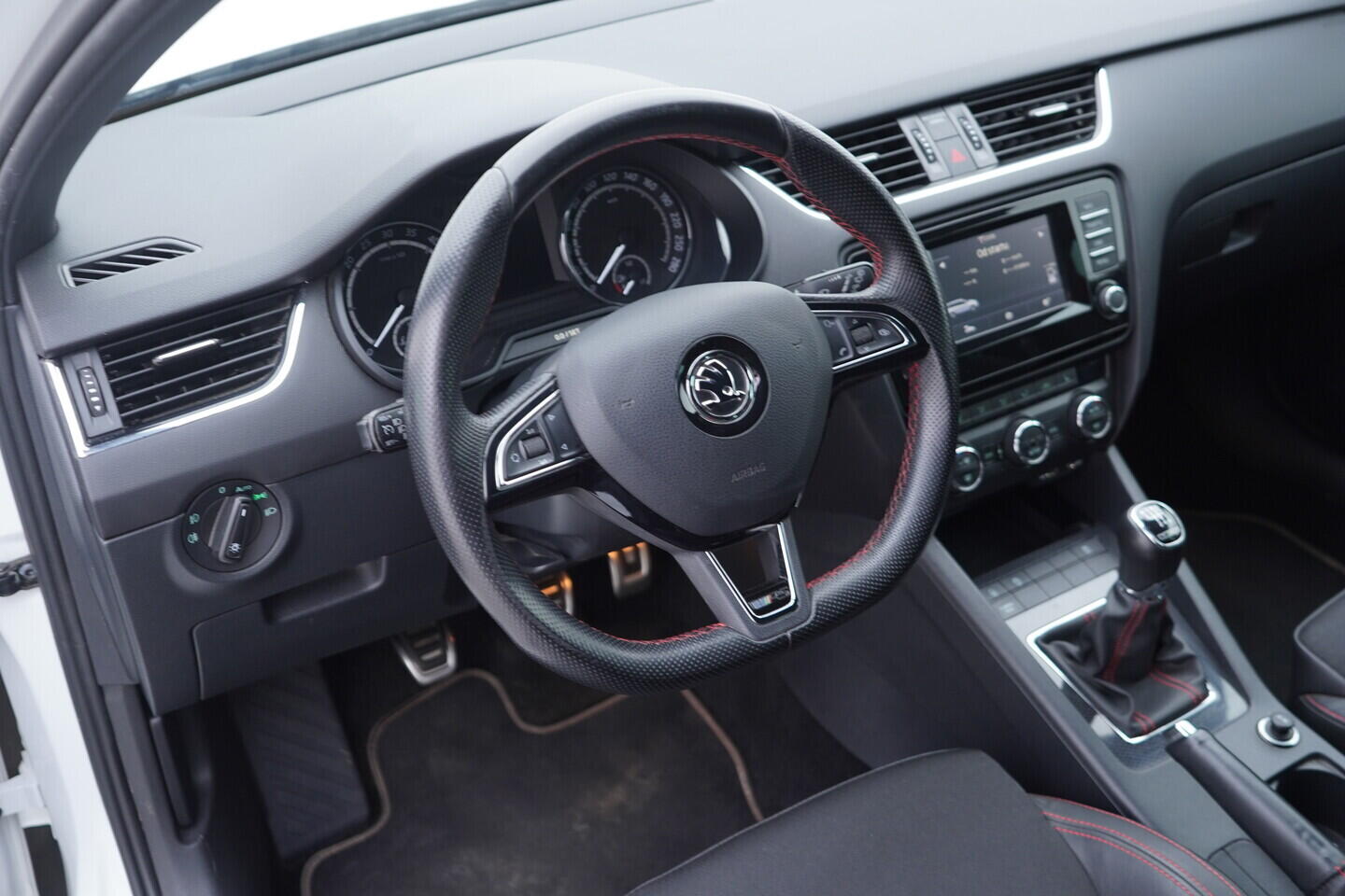 O419V08278_22.webp_OCTAVIA RS 2.0 TDI 135 kW manuál
