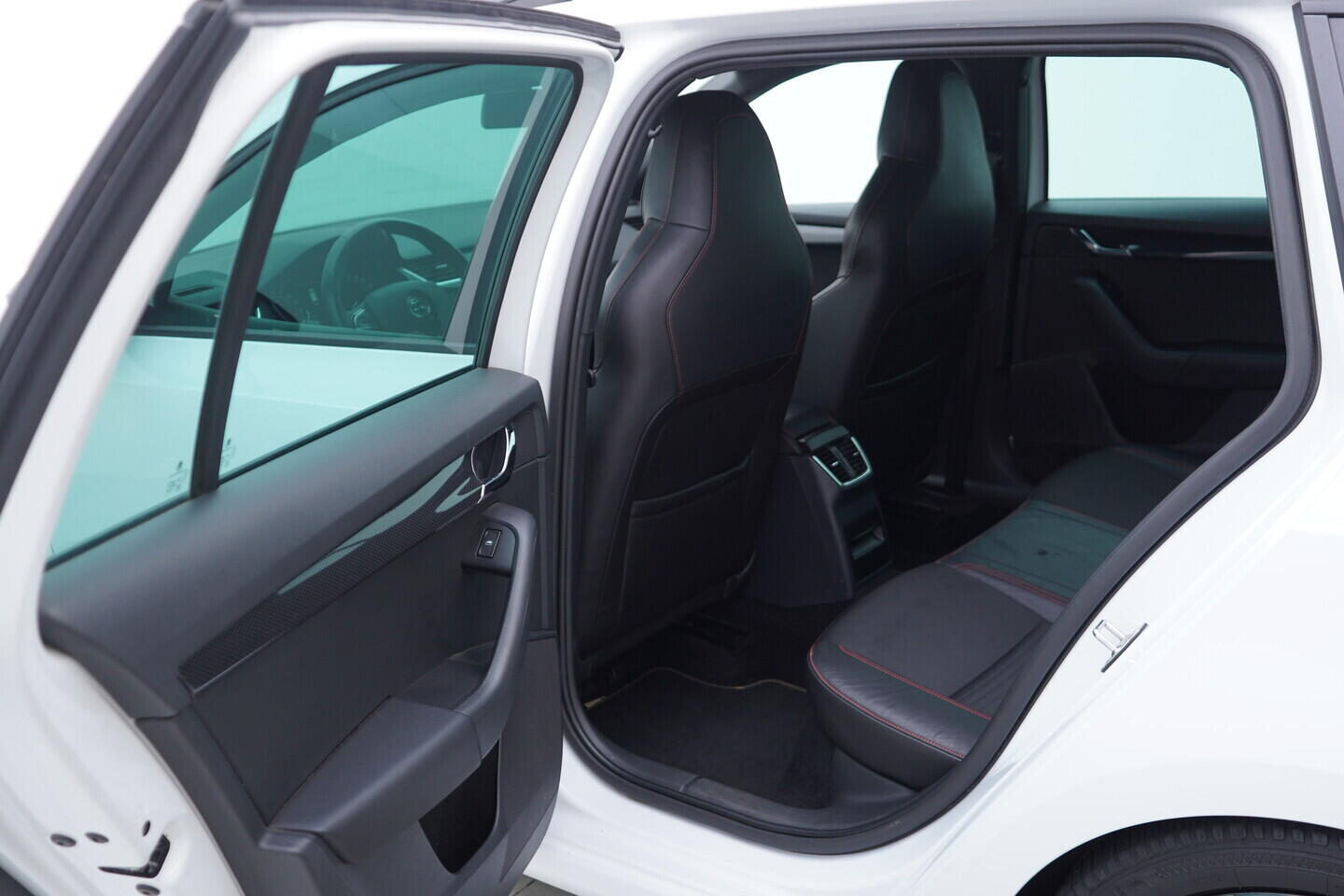 O419V08278_35.webp_OCTAVIA RS 2.0 TDI 135 kW manuál