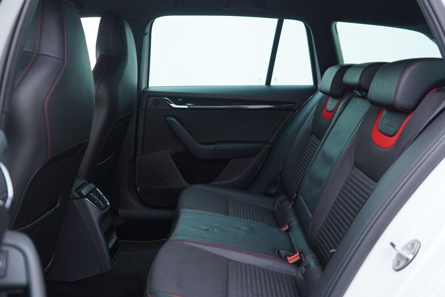 O419V08278_37.webp_OCTAVIA RS 2.0 TDI 135 kW manuál