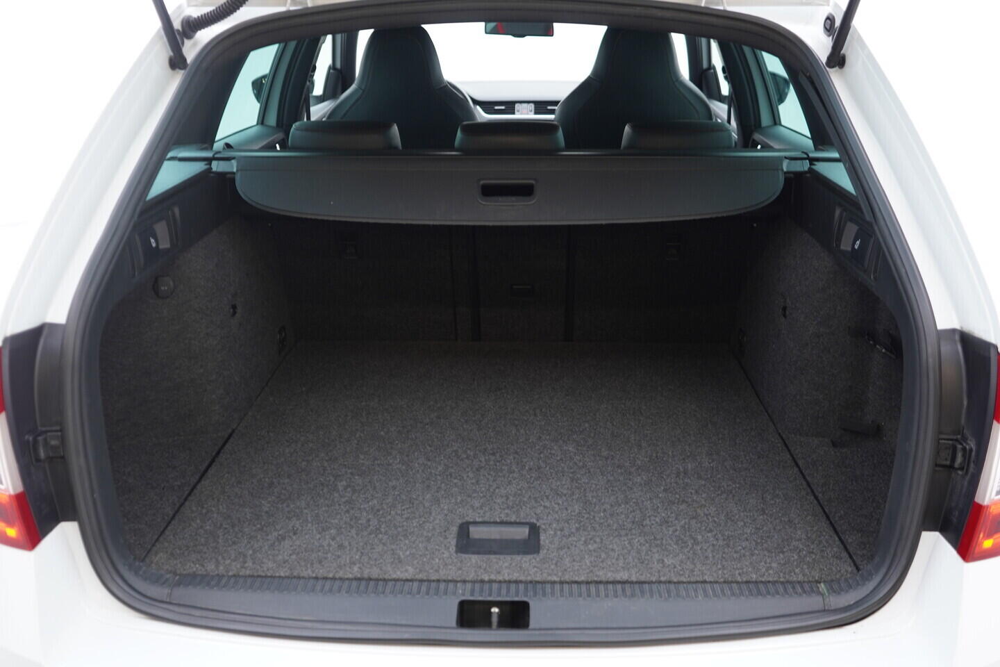 O419V08278_38.webp_OCTAVIA RS 2.0 TDI 135 kW manuál