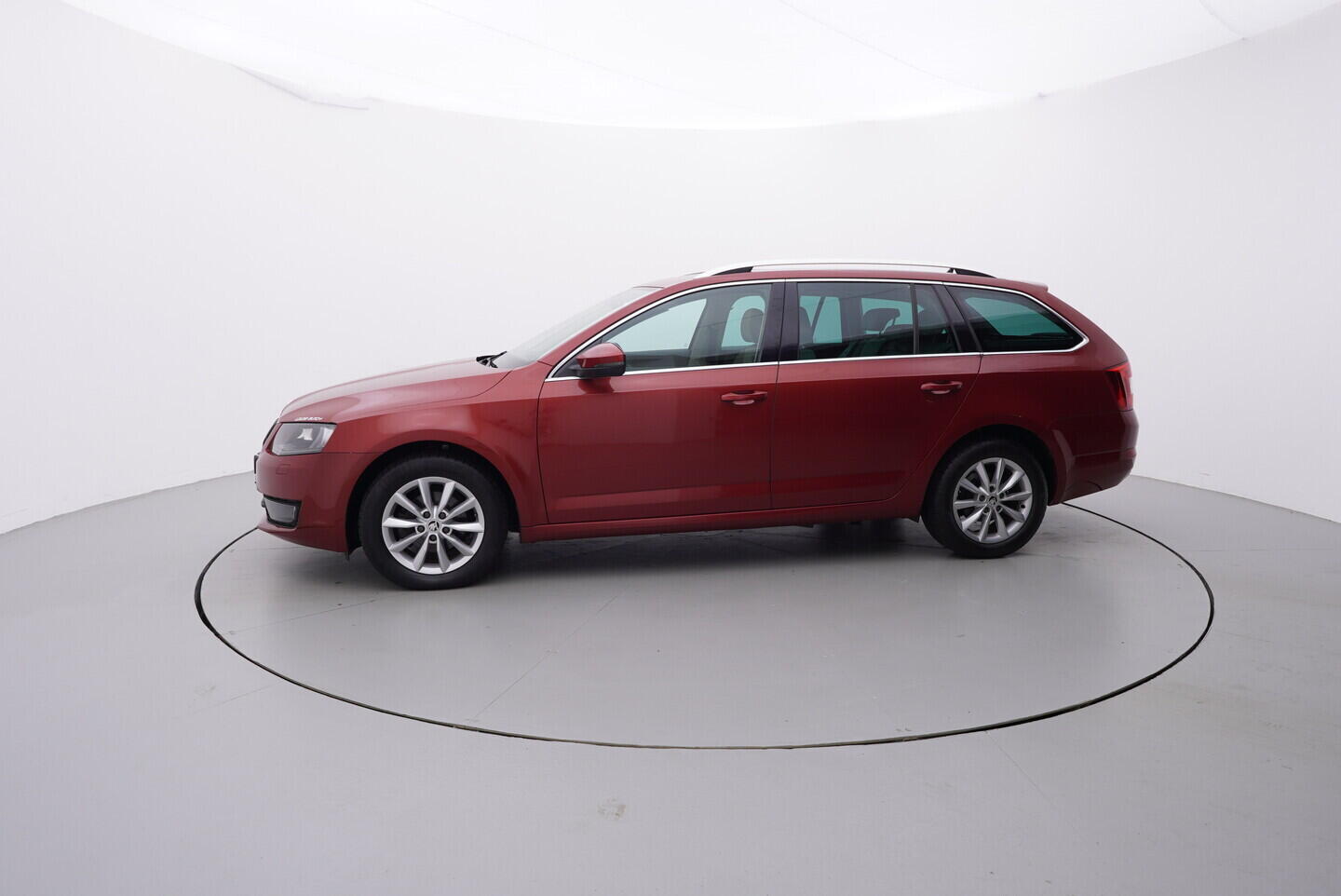 O419V08279_11.webp_OCTAVIA Style Extra 1.6 TDI 81 kW automat