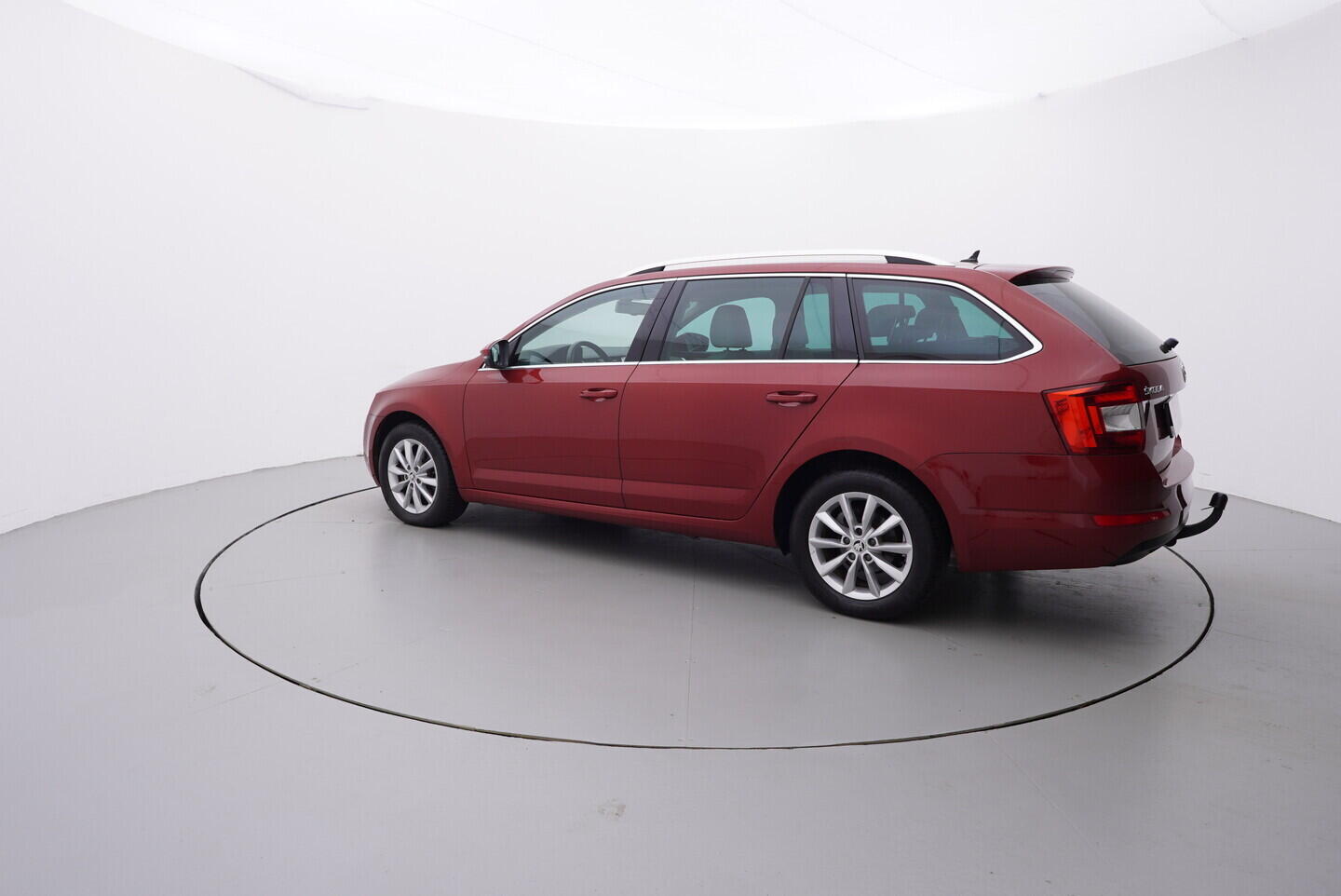 O419V08279_12.webp_OCTAVIA Style Extra 1.6 TDI 81 kW automat
