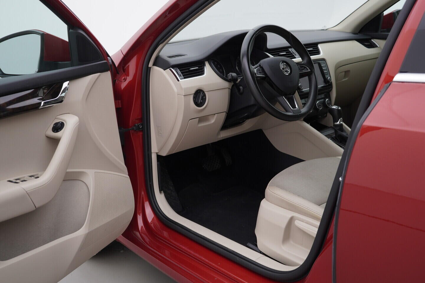 O419V08279_18.webp_OCTAVIA Style Extra 1.6 TDI 81 kW automat
