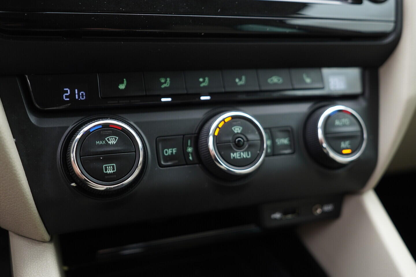 O419V08279_31.webp_OCTAVIA Style Extra 1.6 TDI 81 kW automat
