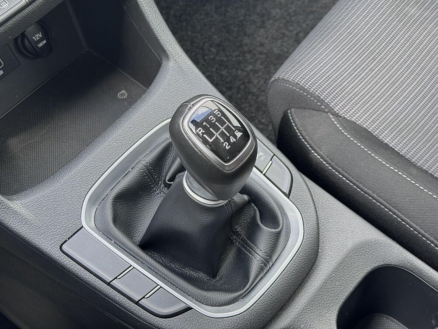 O419V08281_29.webp_I30 Comfort 1.0  88 kW manuál