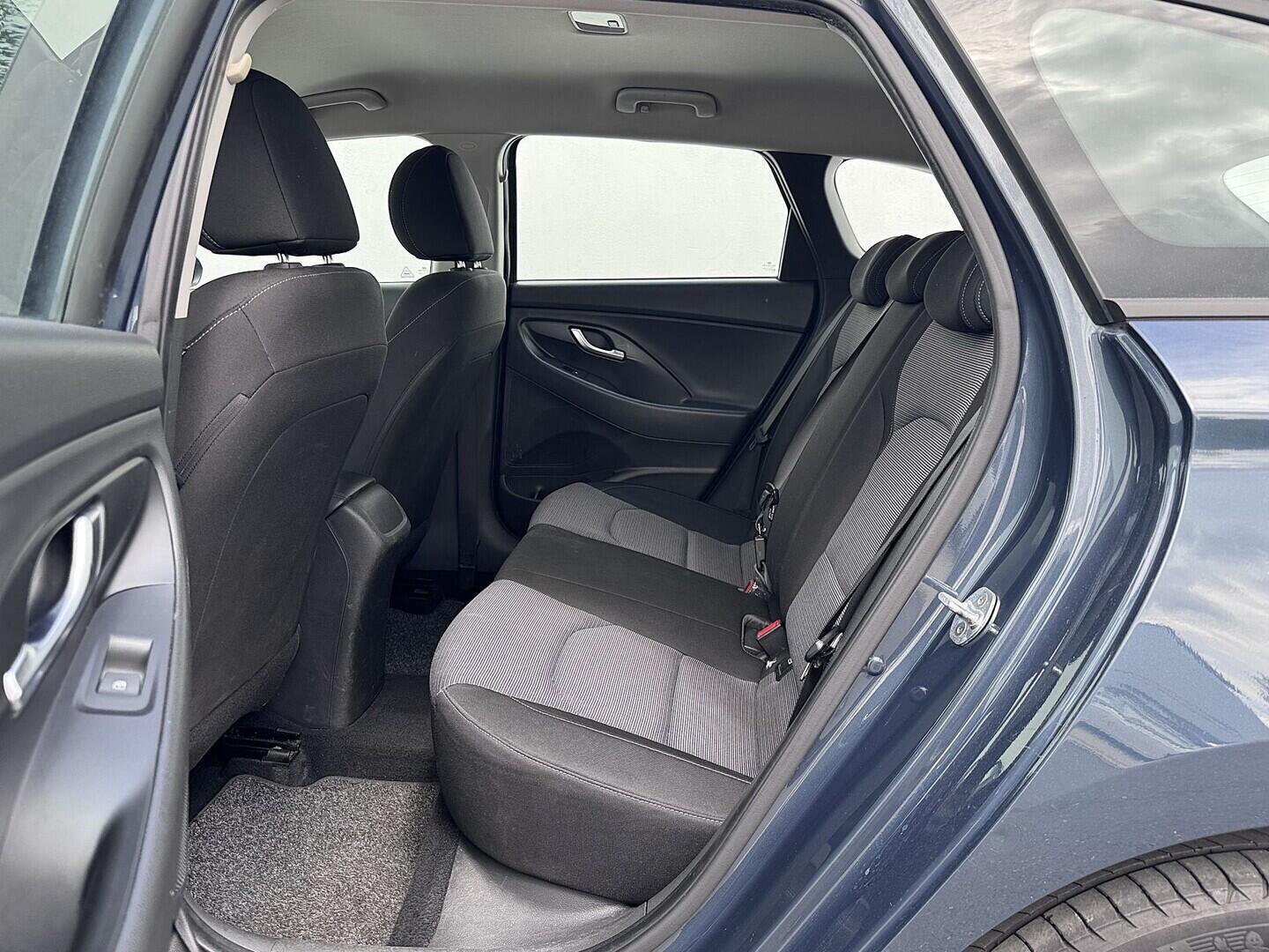 O419V08281_30.webp_I30 Comfort 1.0  88 kW manuál