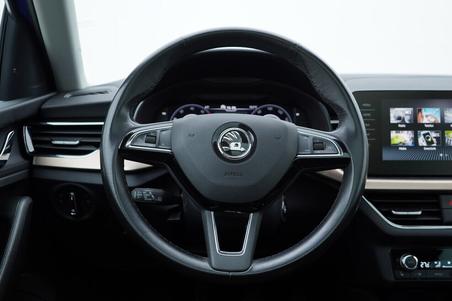 O419V08284_30.webp_SCALA Style Extra 1.6 TDI 85 kW manuál