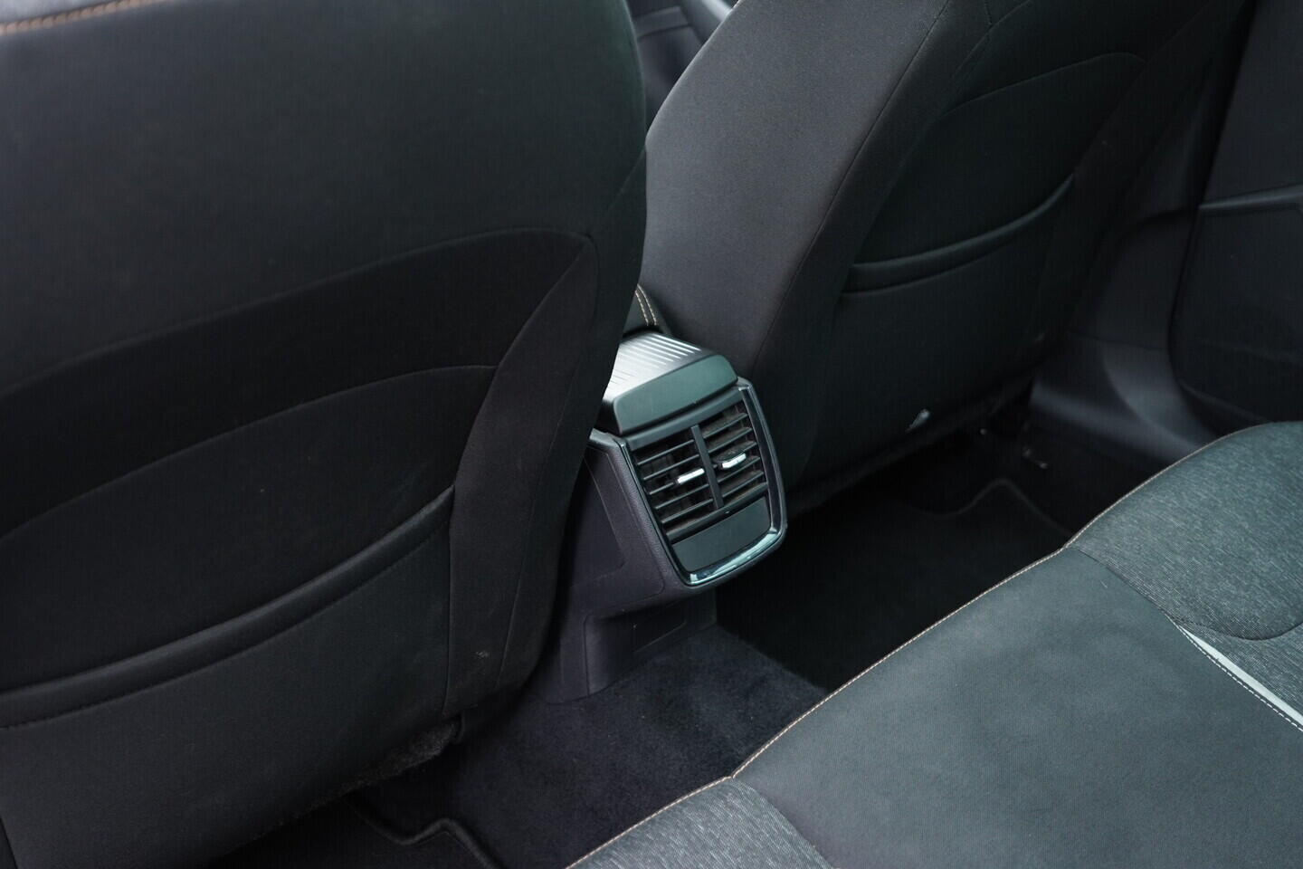 O419V08284_44.webp_SCALA Style Extra 1.6 TDI 85 kW manuál