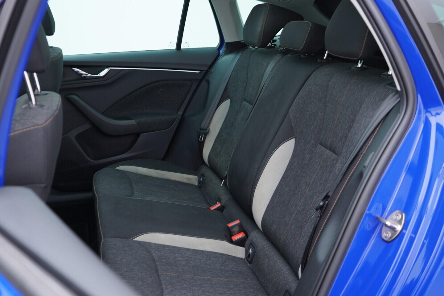 O419V08284_45.webp_SCALA Style Extra 1.6 TDI 85 kW manuál