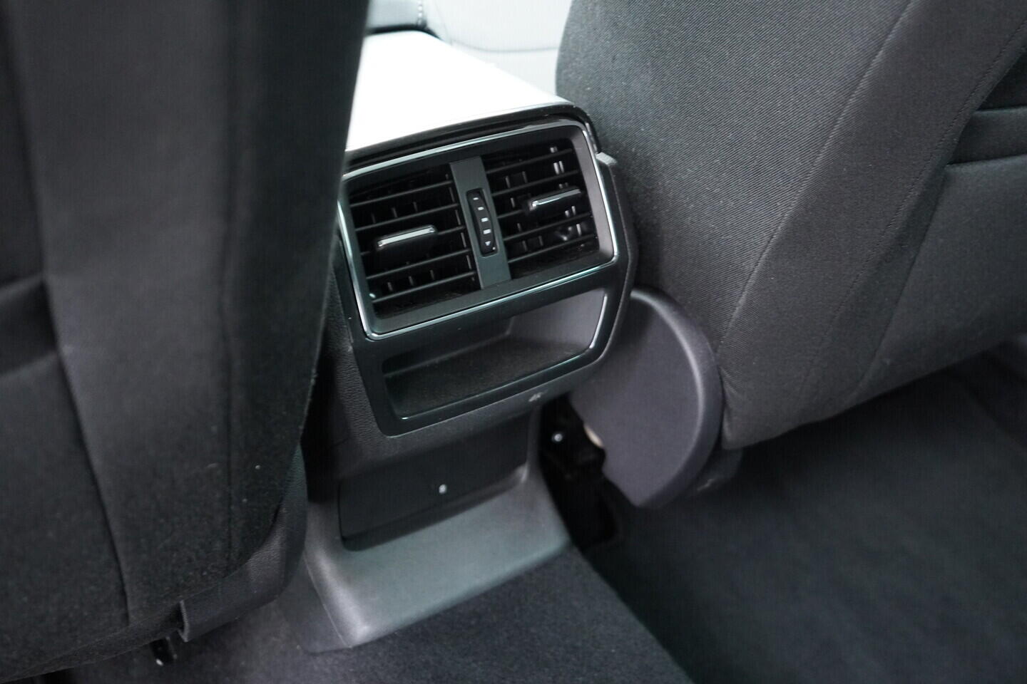 O419V08285_36.webp_KODIAQ Bussines 2.0 TDI 110 kW automat, DPH
