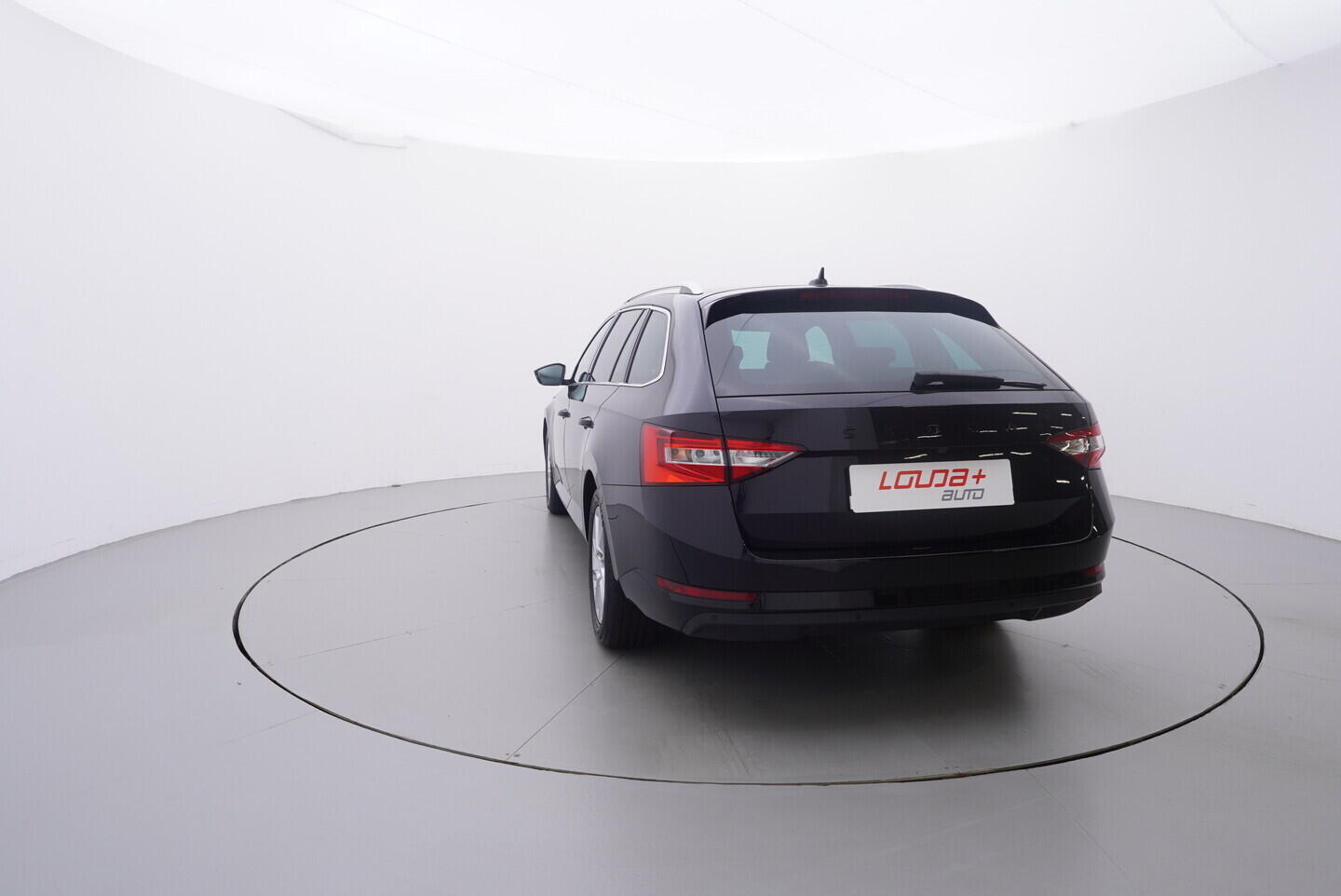 O419V08296_13.webp_SUPERB Style 1.5 TSI 110 kW automat