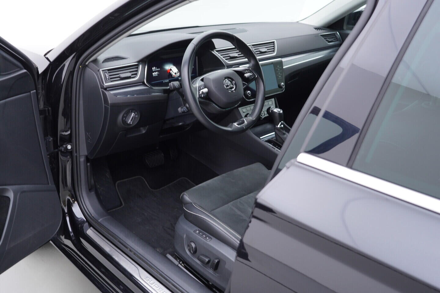 O419V08296_18.webp_SUPERB Style 1.5 TSI 110 kW automat