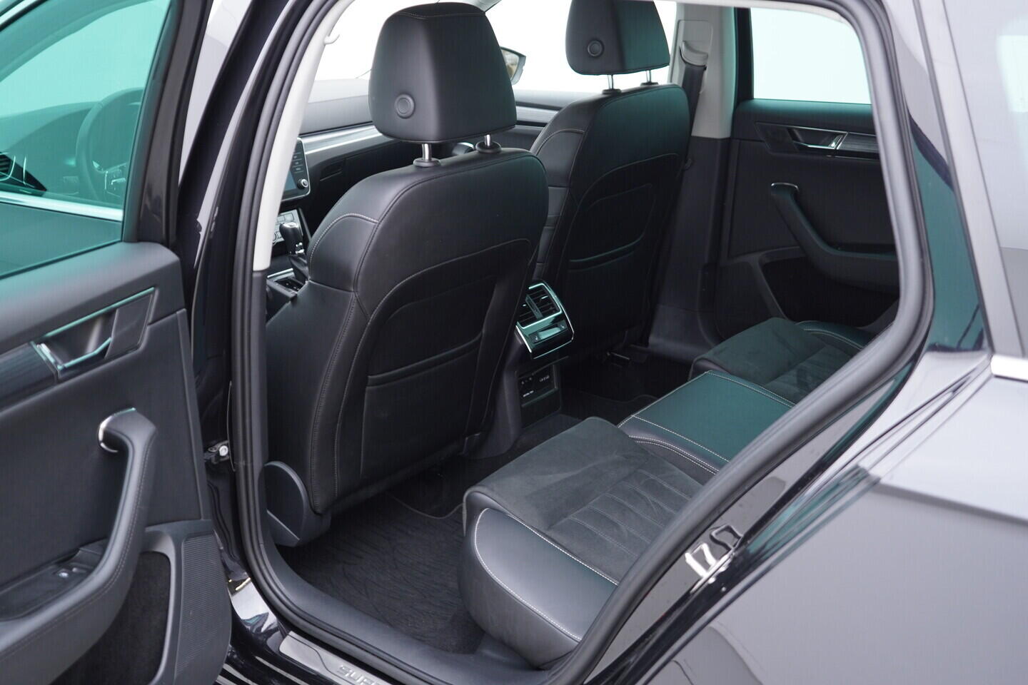 O419V08296_36.webp_SUPERB Style 1.5 TSI 110 kW automat