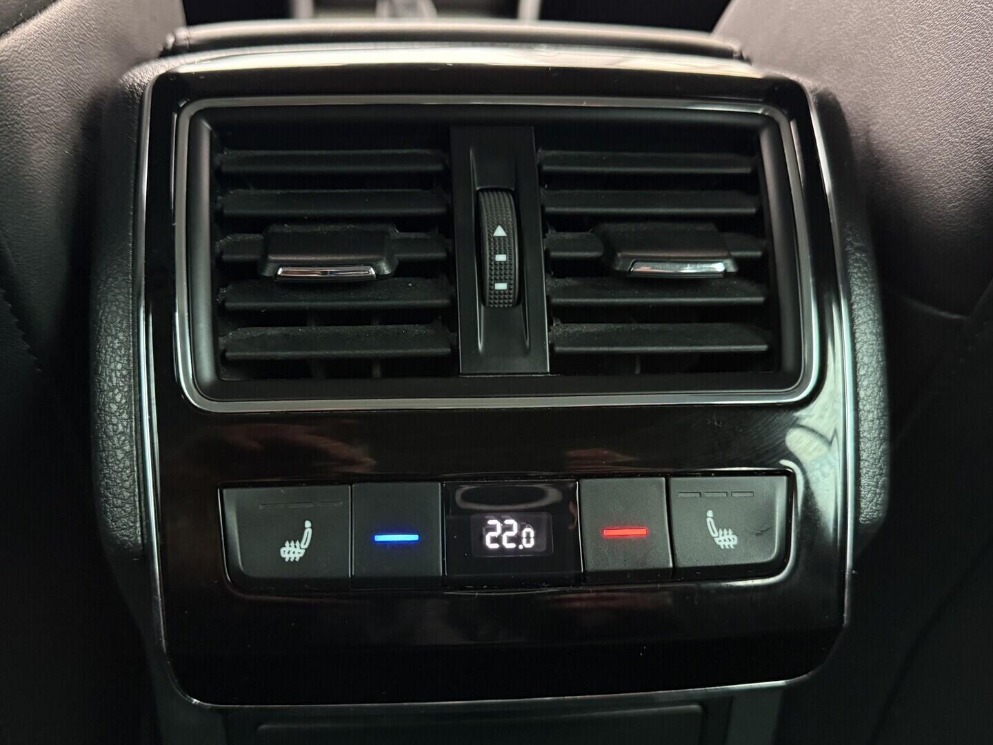 O419V08310_31.webp_SUPERB L&K 2.0 TDI 110 kW automat, DPH